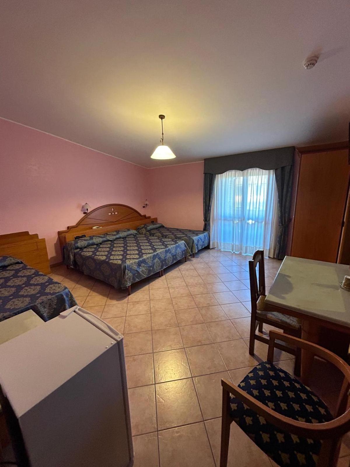 Hotel Canada Falerna Scalo Esterno foto